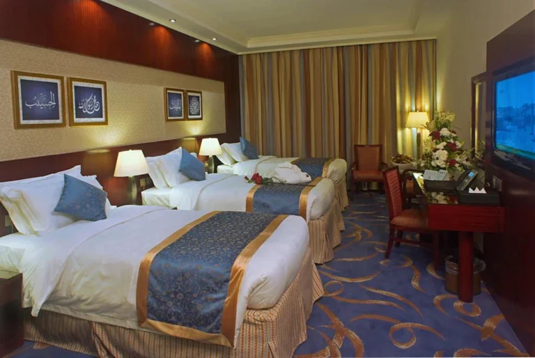 Emaar-Royal-Madina-Triple-Room.webp