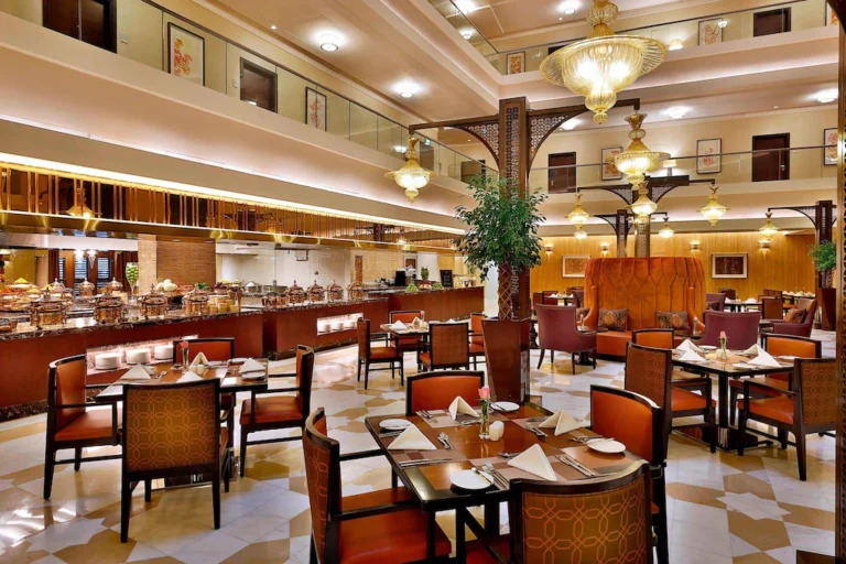 Marriot-Makkah-Restaurant.webp